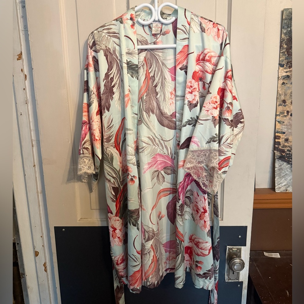 Linea Donatella Floral Robe with Lace Accents